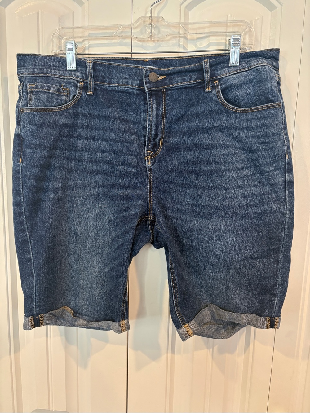 Old navy jean Bermuda shorts size 14